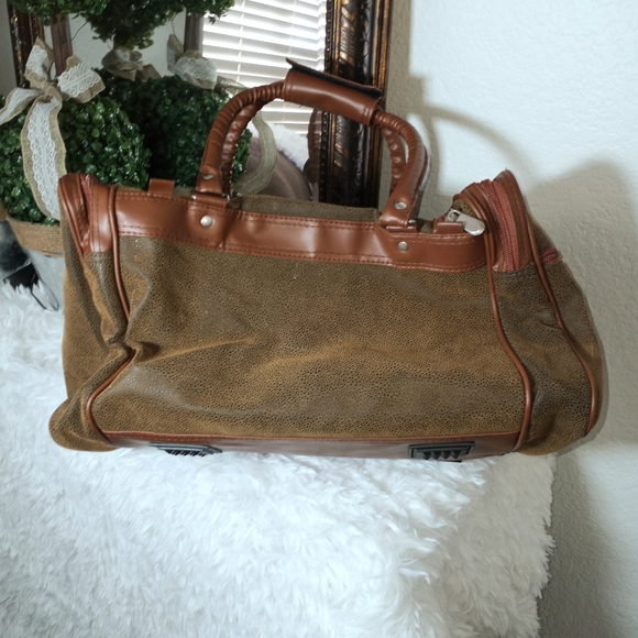 EMBASSY DUFFLEBAG/TRAVEL BAG tags have been removed - Picture 3 of 8